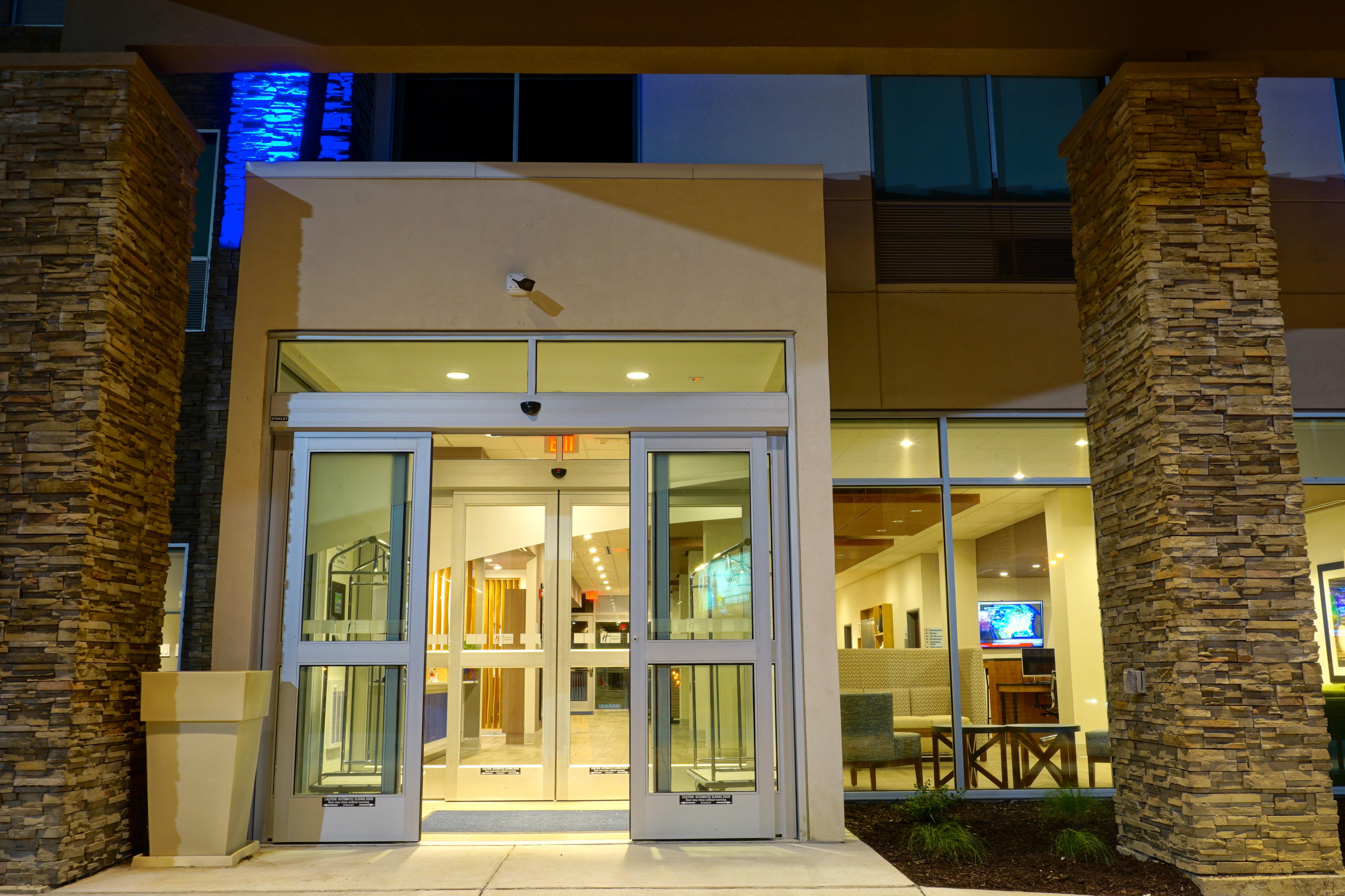 Holiday Inn Express & Suites Omaha - Millard Area By Ihg Экстерьер фото
