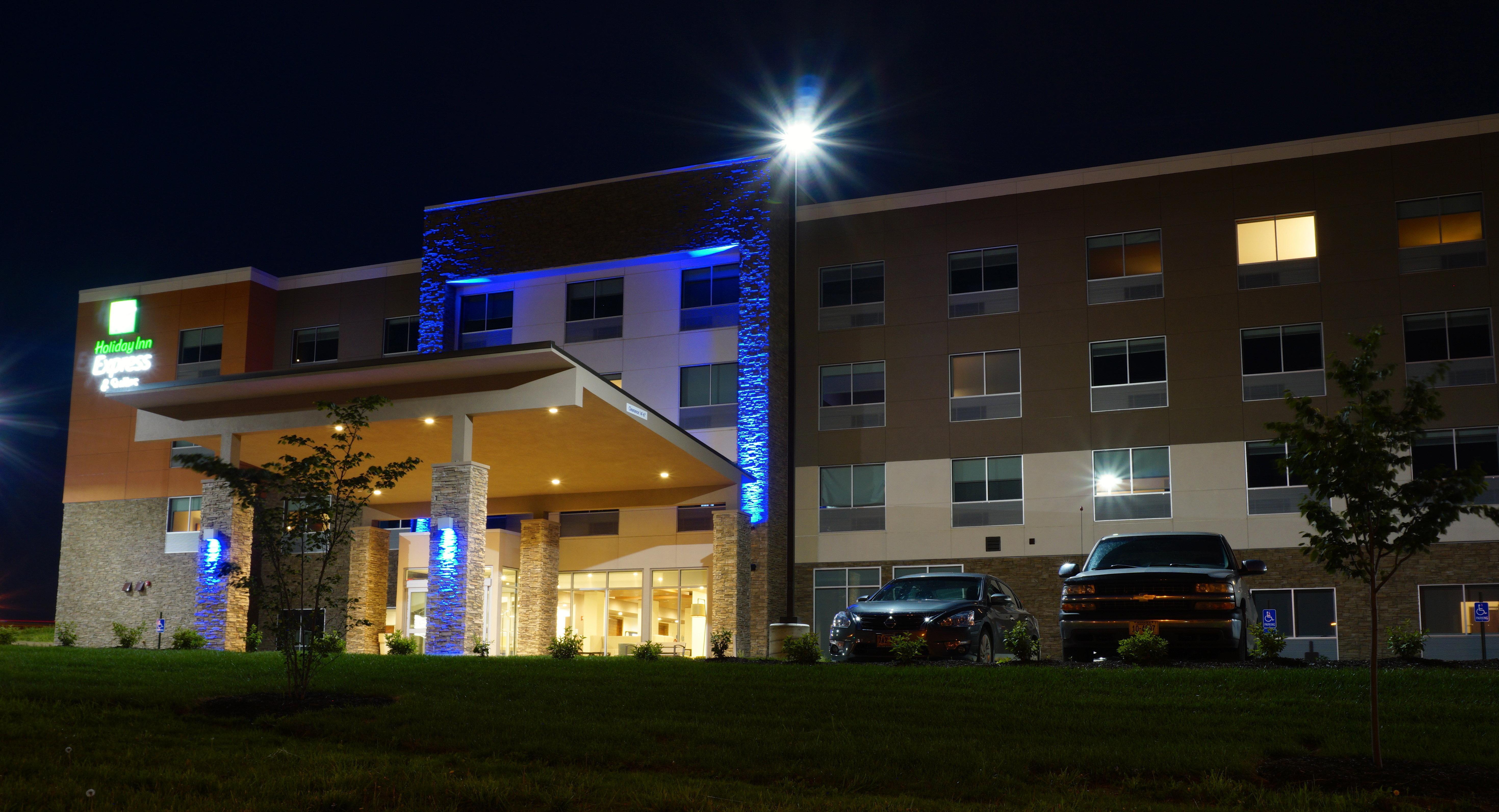 Holiday Inn Express & Suites Omaha - Millard Area By Ihg Экстерьер фото